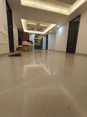 Room in 4 BHK Builder Floor at Sector 21 – for Rent