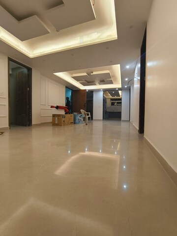 Room in 4 BHK Builder Floor at Sector 21 – for Rent