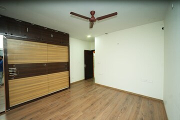 Room in 3 BHK Apartment at Sumadhura Horizon, Kondapur – for Rent
