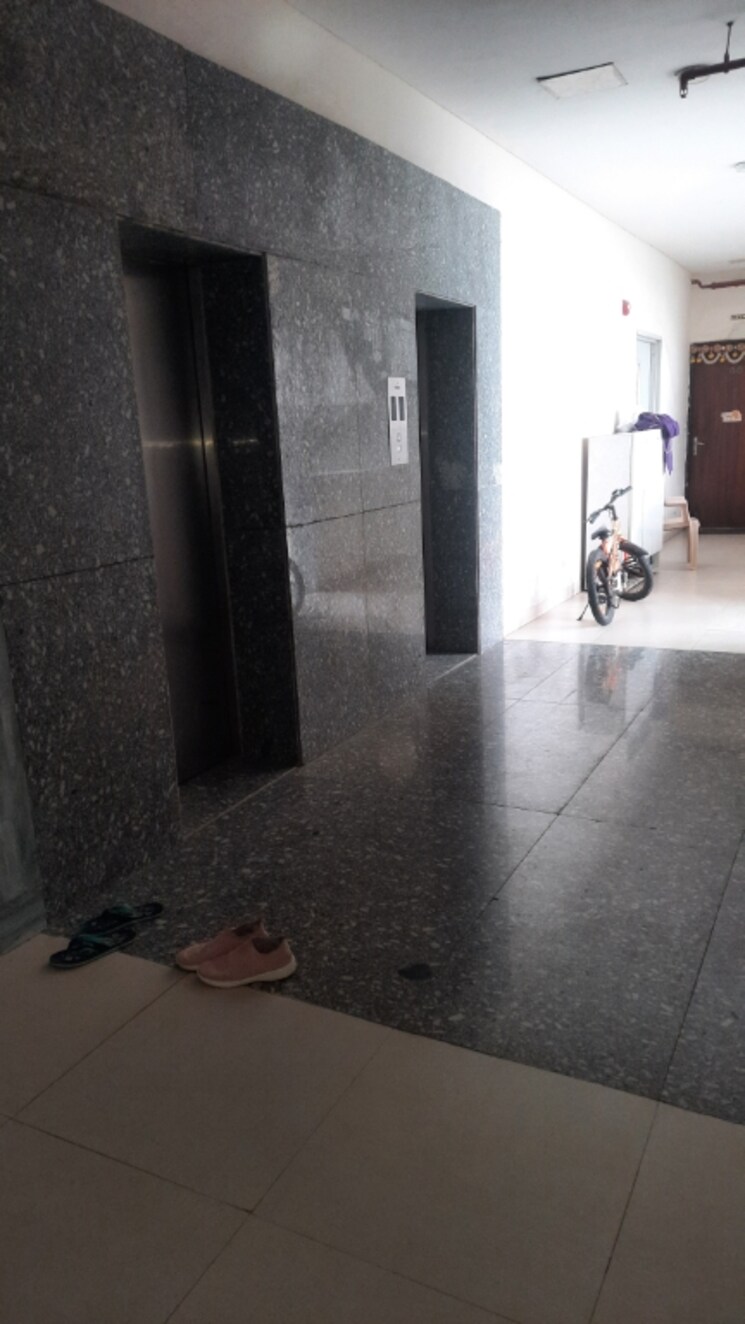 Bathroom, vatika-lifestyle-homes 3.5 Bedroom 1750 Sq.Ft. Apartment In Sector 83 Gurgaon 8060871