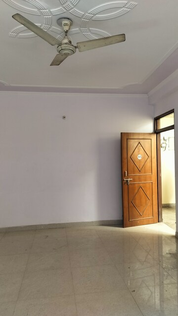 Room in 1 BHK Builder Floor at Ignou Road – for Rent