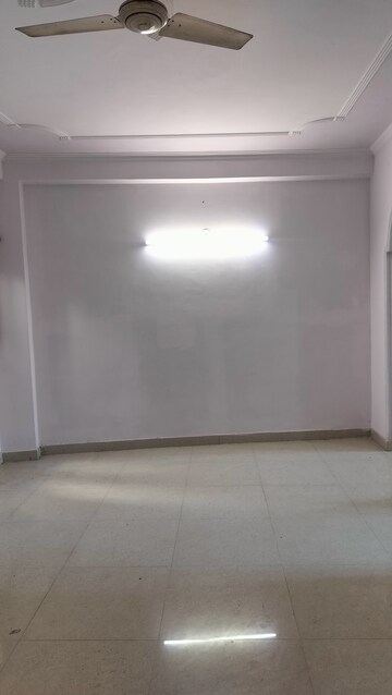 Room in 1 BHK Builder Floor at Ignou Road – for Rent