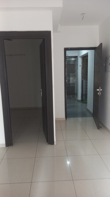  3 BHK Apartment at Nirala Estate II, Tech Zone 4 Greater Noida – for Rent