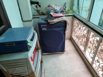 Balcony in 3 BHK Builder Floor at Ansal Sushant Lok I, Sector 43 – for Rent