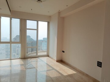 Room in 4 BHK Apartment at Mahagun Mezzaria, Sector 78 – for Rent