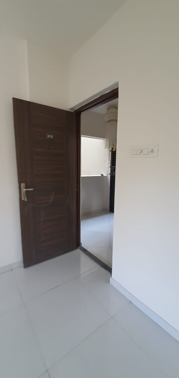 Room in 1 BHK Apartment at Vardhaman Township, Hadapsar – for Sale