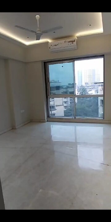 Room in 3 BHK Apartment at Maverick Nami Apartment, Mulund West – for Sale