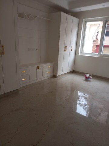 Room in 3 BHK Builder Floor at Sector 23 – for Sale