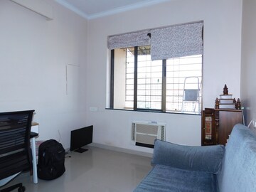 Living Room in 2 BHK Apartment at Sheth Golden Willows, Mulund West – for Sale