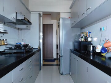 Kitchen in 2 BHK Apartment at Sheth Golden Willows, Mulund West – for Sale