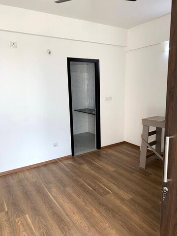 Room in 2 BHK Apartment at Shriram Summitt, Electronic City Phase I – for Rent