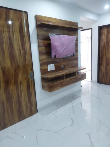 Furnished Amenities in 3 BHK Builder Floor at DLF City Gurgaon, Sector 27 – for Rent