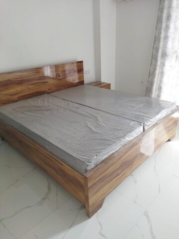 Bedroom in 3 BHK Builder Floor at DLF City Gurgaon, Sector 27 – for Rent