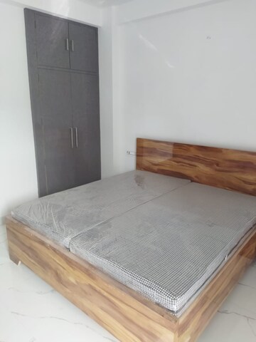Room in 3 BHK Builder Floor at DLF City Gurgaon, Sector 27 – for Rent