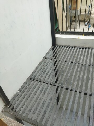 Balcony in 3 BHK Builder Floor at DLF City Gurgaon, Sector 27 – for Rent