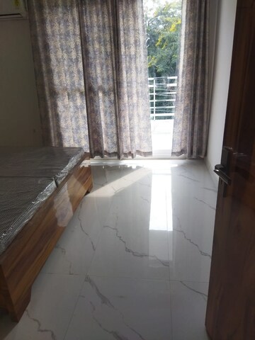 Kitchen in 3 BHK Builder Floor at DLF City Gurgaon, Sector 27 – for Rent