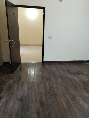 Room in 2 BHK Independent House at Gomti Nagar – for Rent