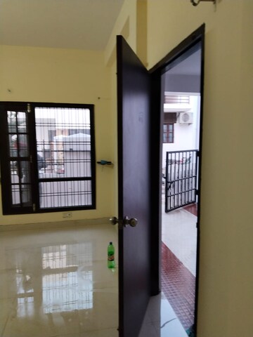 Room in 2 BHK Independent House at Gomti Nagar – for Rent