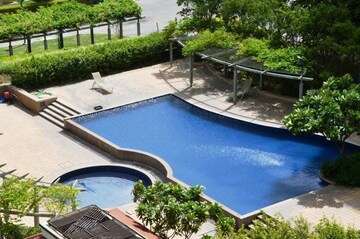 Swimming Pool in 5 BHK Penthouse at Vipul Greens, Sector 48 – for Rent