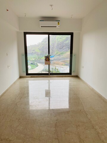 Room in 2 BHK Apartment at Kanakia Silicon Valley, Powai – for Rent