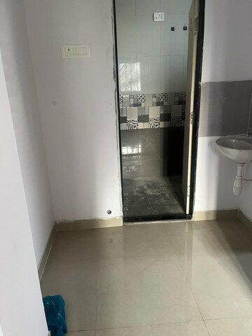 Room in 1 BHK Apartment at Unnat Nagar CHS, Goregaon West – for Rent