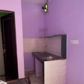 Furnished Amenities in 1 RK Builder Floor at New Ashok Nagar – for Rent