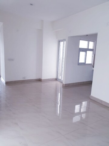 Room in 2.5 BHK Apartment at Nirala Aspire, Sector 16 Greater Noida – for Sale
