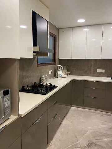 Kitchen in 3 BHK Builder Floor at Super Mart 1, Sector 27 – for Rent