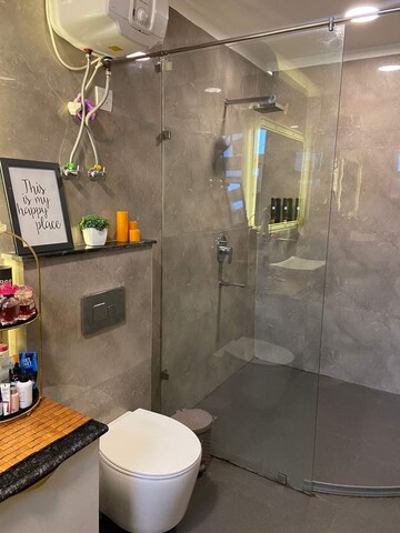 Bathroom in 3 BHK Builder Floor at Super Mart 1, Sector 27 – for Rent