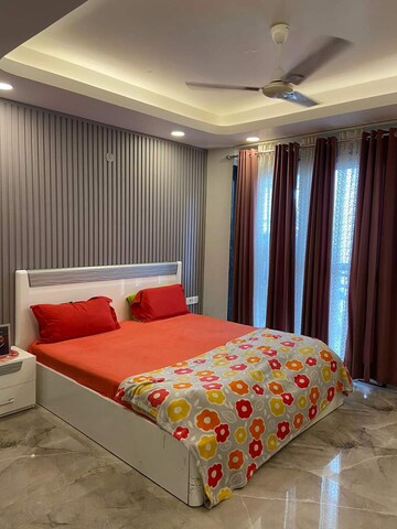 Bedroom in 3 BHK Builder Floor at Super Mart 1, Sector 27 – for Rent