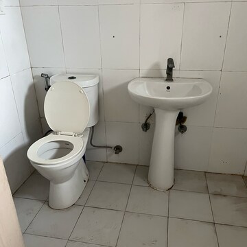 Bathroom in 2 BHK Apartment at Supertech Crown Town, Sector 74 – for Rent
