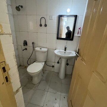 Bathroom in 2 BHK Apartment at Supertech Crown Town, Sector 74 – for Rent