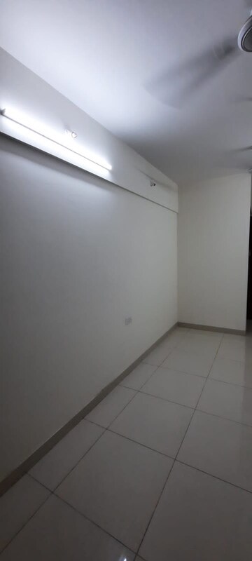 Room in 2 BHK Apartment at Magarpatta Nova, Mundhwa – for Rent