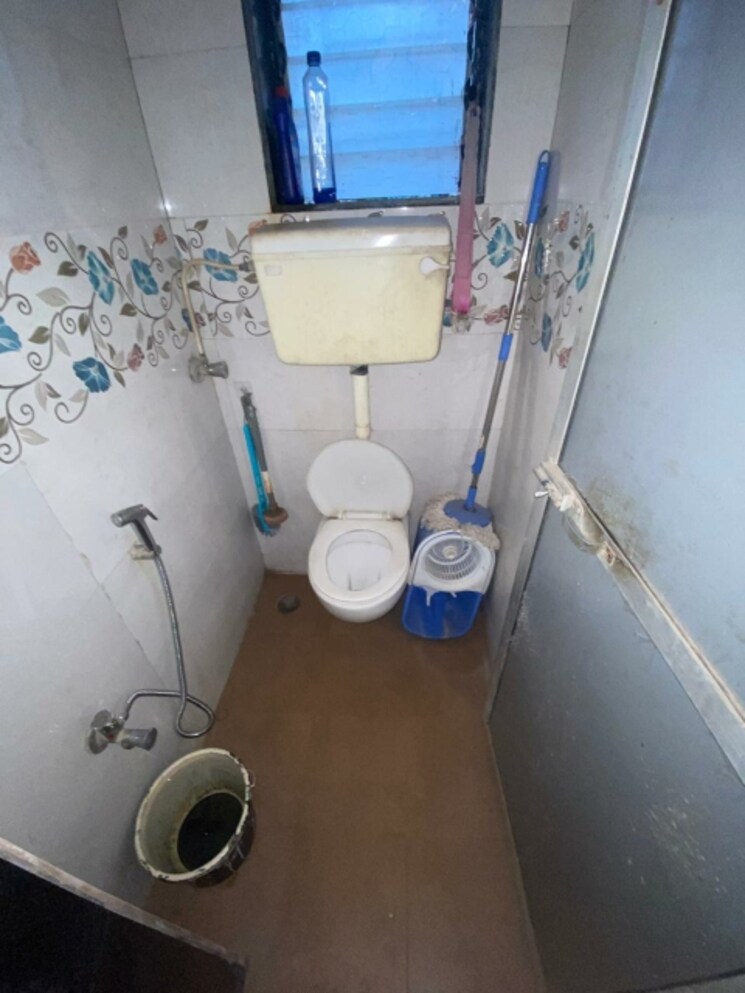 Bathroom, amish-park 1 Bedroom 525 Sq.Ft. Apartment In Mira Road Thane 8061288