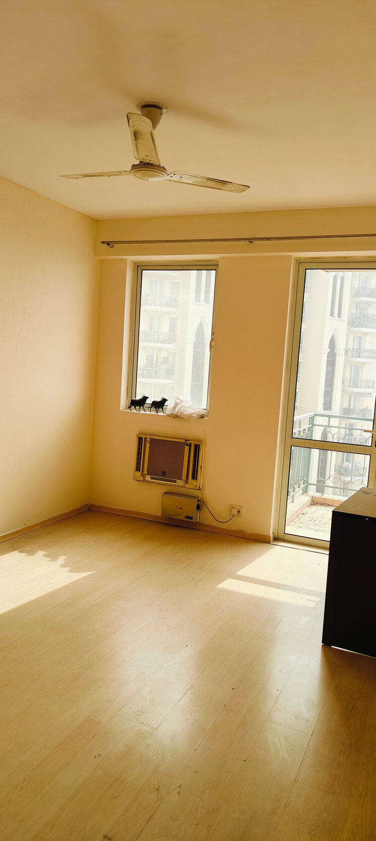 Room, dlf-westend-heights 4 Bedroom 2700 Sq.Ft. Apartment In Sector 53 Gurgaon 8061364