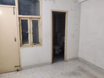 Room in 2 BHK Apartment at Agrasain Spaces Aagman Phase 2, Sector 70 – for Rent