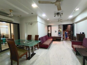 Living Room in 2 BHK Apartment at Vile Parle West – for Rent