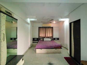 Living Room in 2 BHK Apartment at Vile Parle West – for Rent