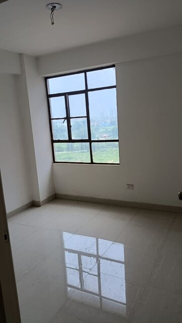 Room in 2 BHK Apartment at Signature Global Synera, Sector 81 – for Rent