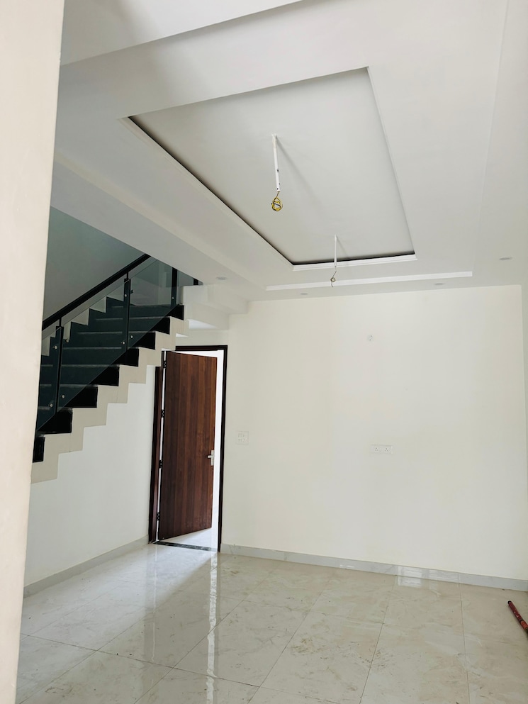 Room, greater mohali 4 Bedroom 105 Sq.Yd. Independent House In Greater Mohali Mohali 8061537
