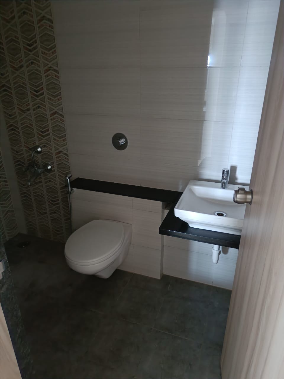 2.5 BHK 1200 Sq.Ft. Apartment in Mont Vert Tropez