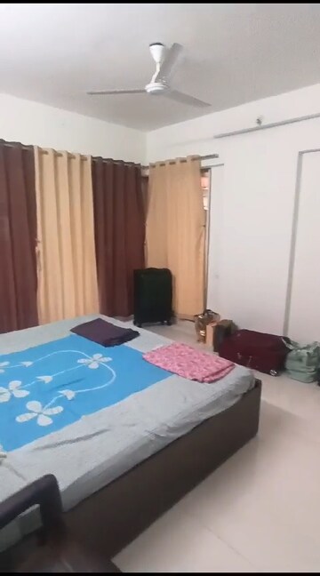 Bedroom in 2.5 BHK Apartment at Shakun CHS, Vile Parle East – for Rent