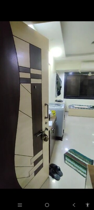 Master Bedroom in 1 BHK Apartment at Kurla East – for Rent