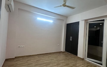Plot For Sale in DLF Oakwood Estate, Dlf Phase ii