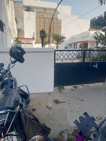 Parking in 2 BHK Independent House at Indira Nagar – for Rent