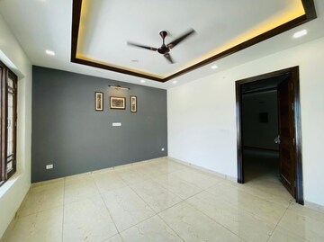Room in 4 BHK Independent House at Sahastradhara – for Sale