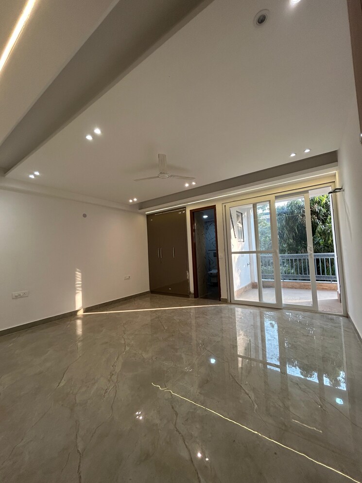 Room, freedom fighters enclave 4 Bedroom 2000 Sq.Ft. Builder Floor In Freedom Fighters Enclave Delhi 8061719