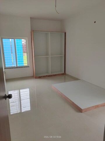 Room in 2 BHK Apartment at New Front 48 Central Park, Hadapsar – for Sale