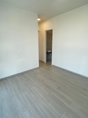 Room in 2 BHK Apartment at Nerul – for Sale