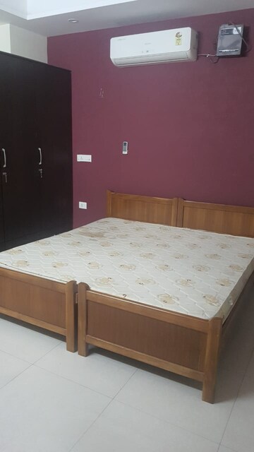Bedroom in 2 BHK Builder Floor at DLF City Gurgaon, Sector 27 – for Rent